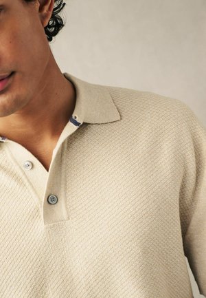 TEXTURED REGULAR FIT - Poloshirt - neutral