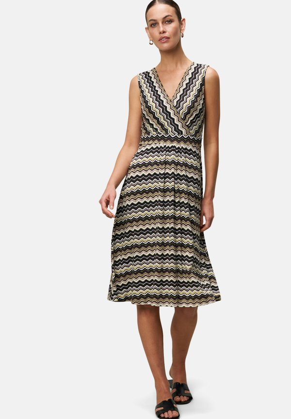 MIT CHEVRON-MUSTER - Freizeitkleid