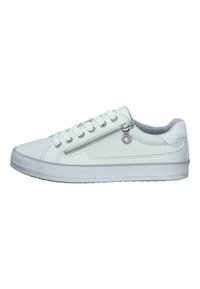 Weißer Sneaker mit perforierter Textur, flachen Schnürsenkeln, seitlichem Reißverschluss und weißer Gummisohle. Merkmale ein minimalistisches Design und leichte Akzente.