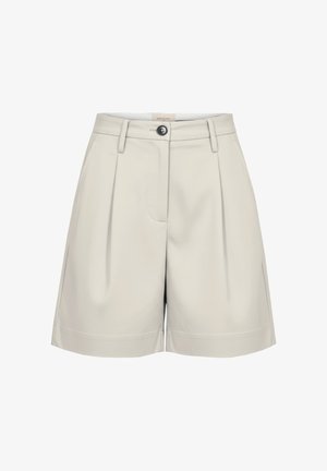 Beige, hoog getailleerde, op maat gemaakte korte broek met plooien aan de voorkant, riemlussen, een knoopsluiting en zijzakken.