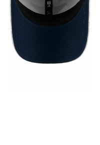 Dunkelblaues Cap mit strukturiertem Schirm, grauem Innenfutter und schwarzen Akzenten. Verfügt über feine Nähte und ein Logo auf der Unterseite des Schirms.