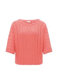 Koralowy sweter z krótkimi rękawami wykonany z dzianiny, z prążkowaną fakturą i otwartym wzorem ściegu na całej powierzchni. Zaokrąglony dekolt i luźny krój.