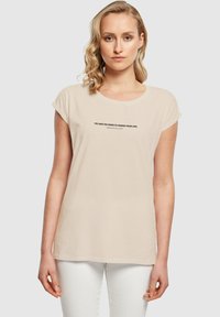 Merchcode WD - BELIEVE IN YOURSELF EXTENDED SHOULD - T-shirts print - whitesand