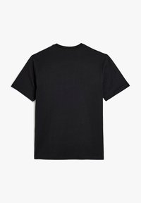 Zwarte t-shirt met korte mouwen en een geribbelde textuur, met een klassieke ronde hals en een rechte zoom. Geen zichtbare patronen of accenten.