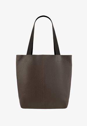 Geantă tote din piele maro închis texturată, cu bretele negre din material textil pentru umăr, formă dreptunghiulară și cusătură verticală vizibilă în centru.