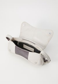 Diesel PLAY  - Clutch - light gray/dark gray