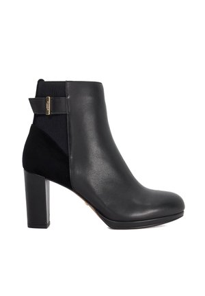 Enkellaarsjes met hoge hak - black