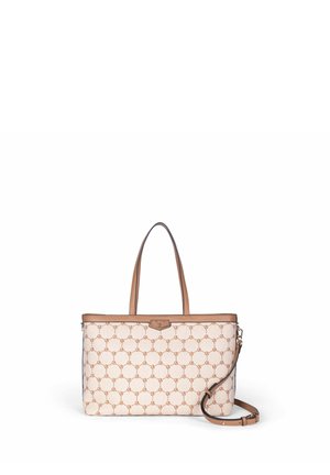 Borsa tote rettangolare beige con manici e rifiniture in pelle color cuoio, caratterizzata da un motivo geometrico a catena e una tracolla regolabile.
