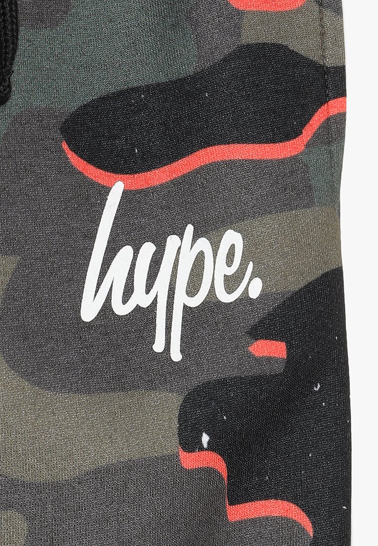 Hype KIDS JOGGERS CAMO SCRIPT Joggebukse multi Zalando.no Hype KIDS SCRIPT Joggebukse red Zalando.no