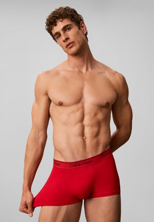 Calvin Klein Underwear, 3 PACK LOW RISE TRUNKS - MICROFIBRE STRETCH - Боксерки - black, goji berry, established red