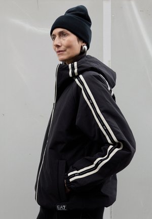 EA7 Emporio Armani TRAIN LOGO SERIES TAPE JACKET UNISEX - Jachetă outdoor - black/silver-coloured