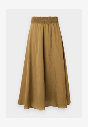 Jupe midi marron trapèze avec taille élastique froncée et tissu léger texturé sur fond uni.