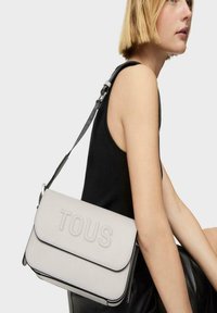 Tous BRENDA - Bandolera - gris