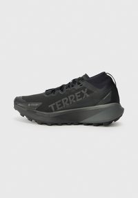 Niewybrane, core black/grey six
