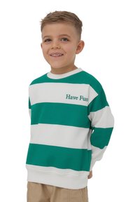 Felpa a righe verde e bianca con "Have Fun" ricamato sul petto. Realizzata in stoffa morbida, presenta un colletto a girocollo e maniche lunghe.