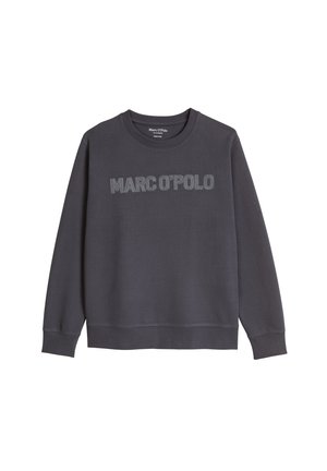Donkergrijze sweater met ronde hals en lange mouwen met de tekst "MARC O'POLO" in grijze omrande letters over de borst.