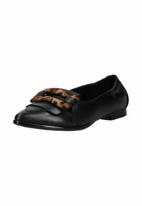 Scarpa flat in pelle nera con punta appuntita, caratterizzata da un accento in stampa leopardata sulla parte anteriore e due cinturini neri sulla tomaia.