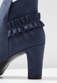 Tamaris Botines bajos - dark blue