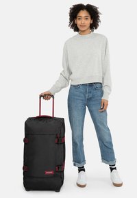 Eastpak TRANVERZ M - Trolley - blakoutstripred