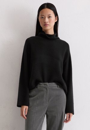 - Sweter
