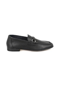 Schwarze Lederloafer mit strukturierter Oberfläche, ausgestattet mit einem Umschlag und dekorativen Beschlägen. Niedriger Absatz und abgerundete Spitze f�ür eine klassische Silhouette.