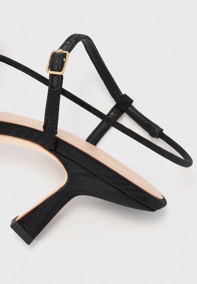 Loeffler Randall FRANK - Magas sarkú szandálok - black