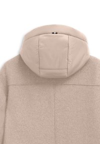 Beiger Wollmischmantel mit weicher Stoffstruktur, ausgestattet mit abnehmbarem, gepolstertem Kapuzen und einem klaren, minimalistischen Design.