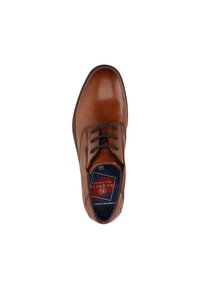 Braune Leder Schnürschuhe mit runder Zehenform, glattem, glänzendem Material, blauen Schnürsenkeln und Innenetikett. Größen sind auf der Innensohle angegeben.