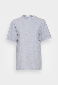 Grå t-shirt med kort ärm i mjukt material. Har en rund halsringning med "THE NORTH" tryckt i vitt. Enkelt, klassiskt design.