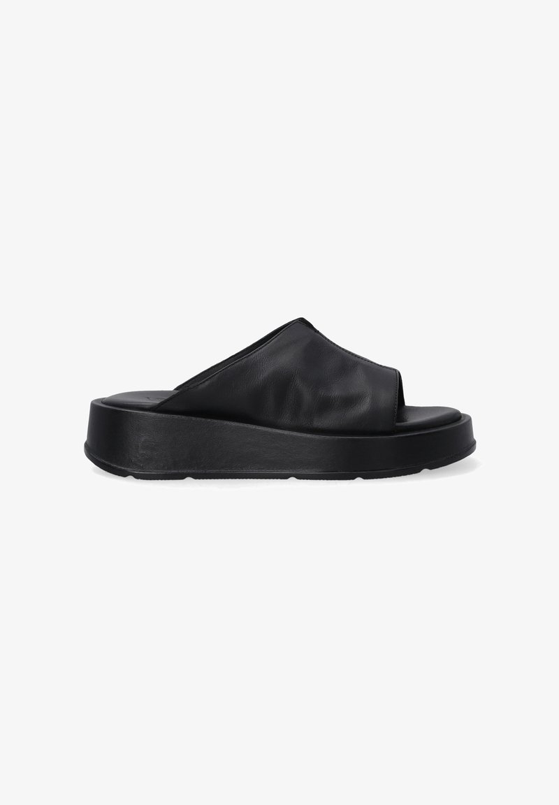 Černé nazouvací sandály s širokým, měkkým svrškem z kůže. Mají tlustou, structurovanou podrážku a otevřenou špičku.