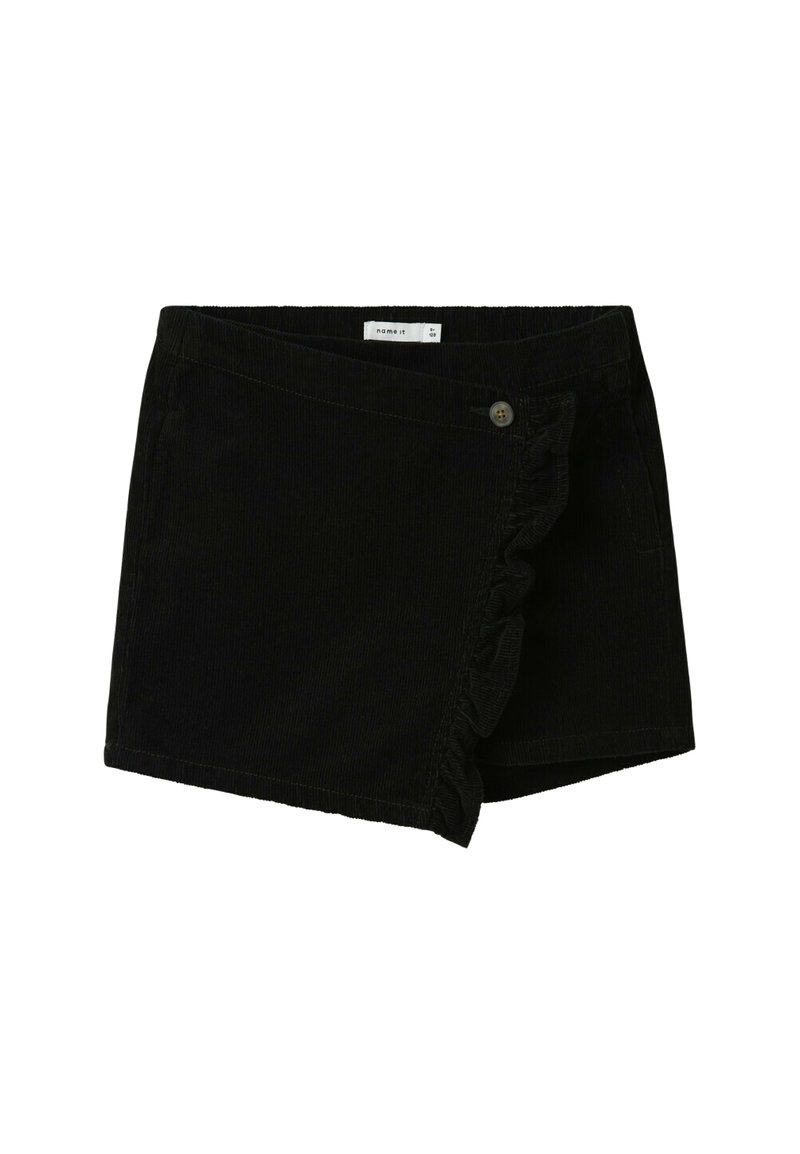 Shorts en velours côtelé noir avec une bordure à volants, une fermeture à bouton à l'avant, et un design légèrement asymétrique avec une texture lisse.