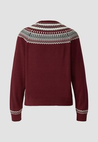 Bordowy sweter z wzorzystym karczkiem w szaro-białe wzory. Dzianina z długimi rękawami oraz ściągaczowymi mankietami i dołem.