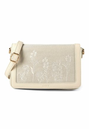 Cremefarbene Umhängetasche mit verstellbarem Riemen, strukturierter Blumenstickerei auf der Vorderklappe und goldenem Schnallendetail.