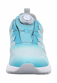 Aqua Farbverlauf Sport Schuh mit GORE-TEX-Obermaterial, BOA-Schnürsystem und einer strukturierten Gummisohle für Grip. Leichtes Design.