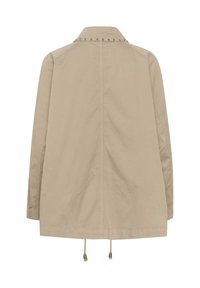 CURACY BRITA - Halflange jas - dune