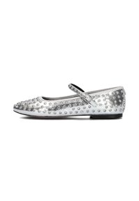 Unselected, silver