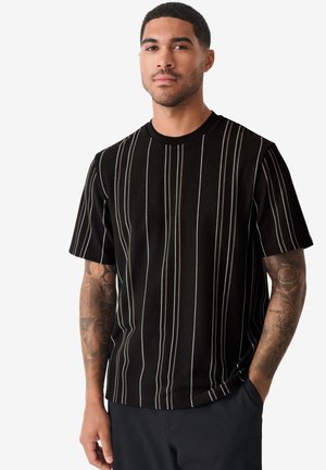 REGULAR FIT - VERTICAL STRIPE - Tričko s potlačou - black