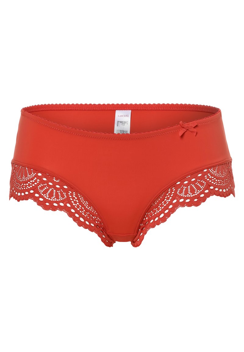 Rode bikini slipjes van een gladde, rekbare stof met kantafwerking. Het kant heeft een gegolfde rand en ingewikkelde patronen. Een kleine strikaccent is inbegrepen.