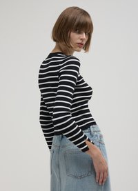 Calliope RAYÉ - Pullover - une variante