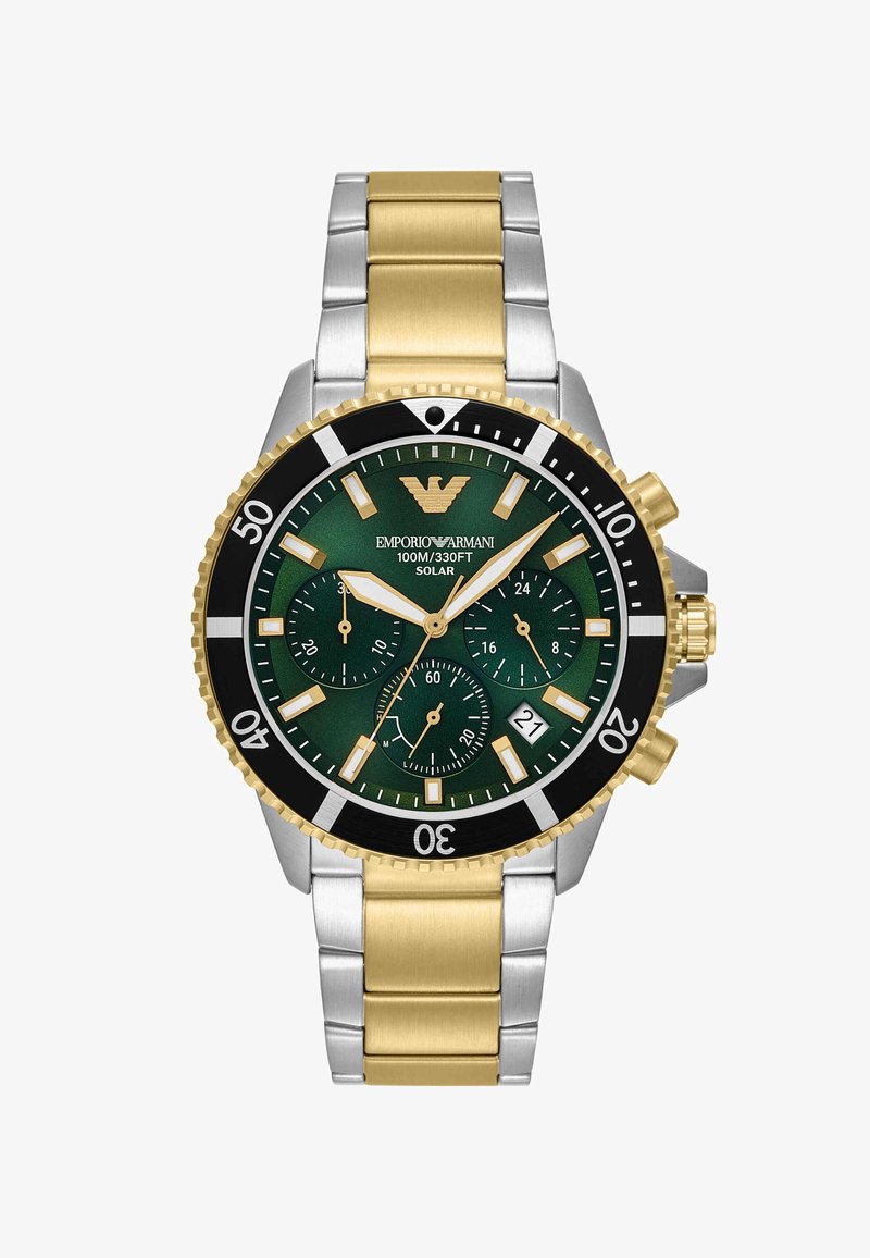 Herreur med en grøn urskive, bånd i gul og sølv rustfrit stål. Har en sort bezel, chronograph underlinjer og datovindue.