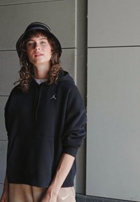 Jordan W J FLIGHT HOODIE CORE - Kapucnis pulóver - black/white