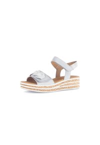 Grijze leren wedge-sandalen met een gestreepte strap, open te ontwerp en een gelaagde kurkachtige zool voor extra textuur en hoogte.