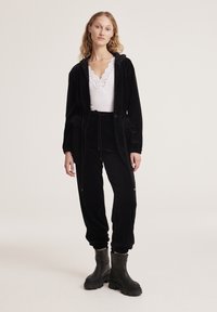 Odd Molly CAROLA - Zip-up sweatshirt - almost black