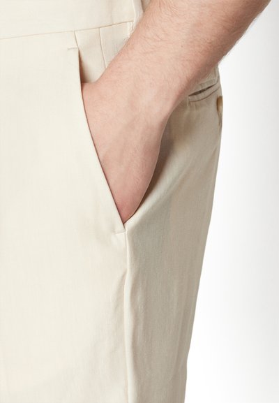 LARDINI PANTALONE UOMO ATTITUDE DROP  - Hlače za odijelo - cream