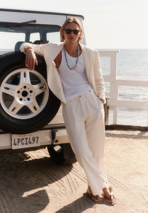 Polo Ralph Lauren POLO SOFT MODERN FIT LINEN SUIT JACKET - Bleiserjakk - cream