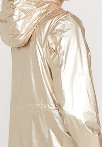 Icepeak Vindjacka - gold-coloured