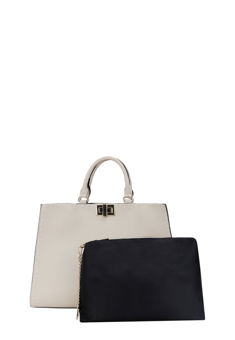 Læder tote bag i beige med en struktureret overflade og en sort clutch med en glat overflade, begge med guldfarvede hardware-detaljer.