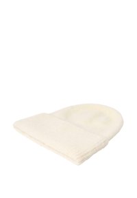 Cappello in maglia color crema con risvolto, realizzato in materiale morbido e strutturato, caratterizzato da una forma a corona rotonda e senza motivi visibili.