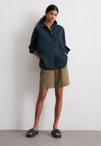 Marc O'Polo - AUS LEICHTER QUALITÄT - Button-down blouse - muted blue Thumbnail Image 1