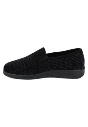Chaussures noires à enfiler avec une tige en tissu texturé, des panneaux élastiques sur les côtés et une semelle extérieure durable. Design simple et profil plat pour un enfilage facile.